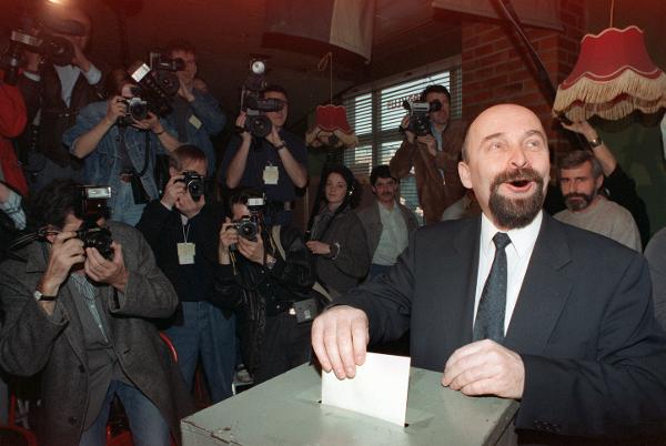 <I>Volkskammer</i> Elections: Rainer Eppelmann casts his Ballot at a Polling Station in East Berlin (March 18, 1990)