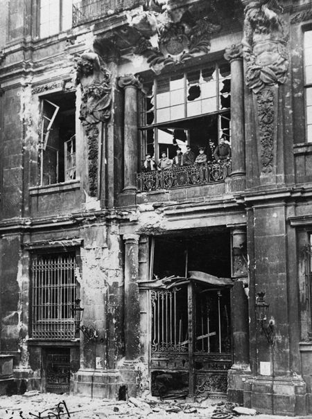 Members of the People's Naval Division on the Balcony of the City Palace (December 1918)