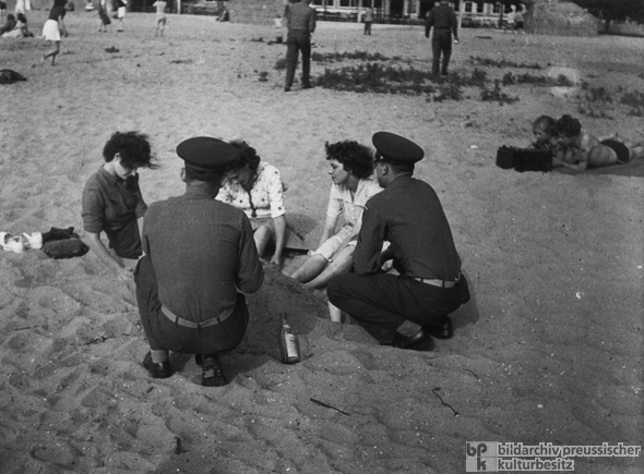 Flirting at the Wannsee (1947)