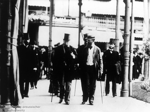 Kaiser Wilhelm I. erholt sich von einem zweiten Attentatsversuch (1878)
