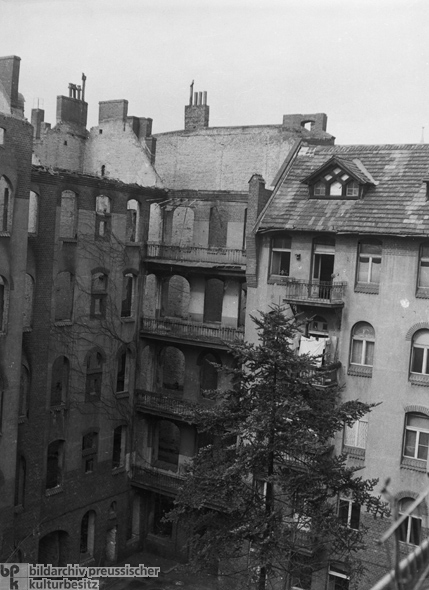 Friedrich Seidenstücker's Apartment Building (1946)