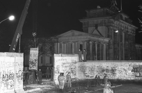 Demolition of the Wall at Brandenburg Gate (December 21, 1989)
