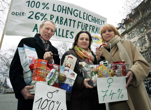 Demonstration for Equal Pay (March 8, 2007)