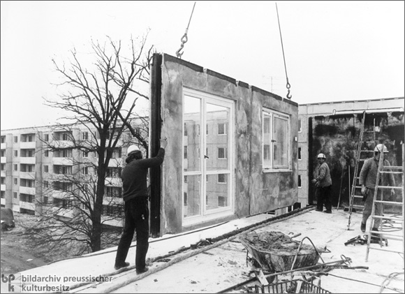 Plattenbau (1974)
